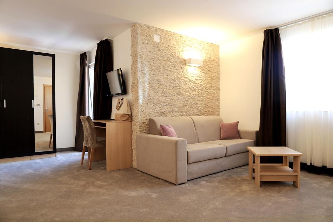 Hotel Villa Margaret Malinska Bagian luar foto