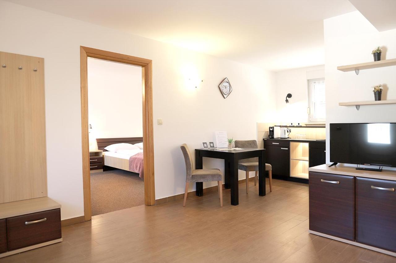 Hotel Villa Margaret Malinska Bagian luar foto