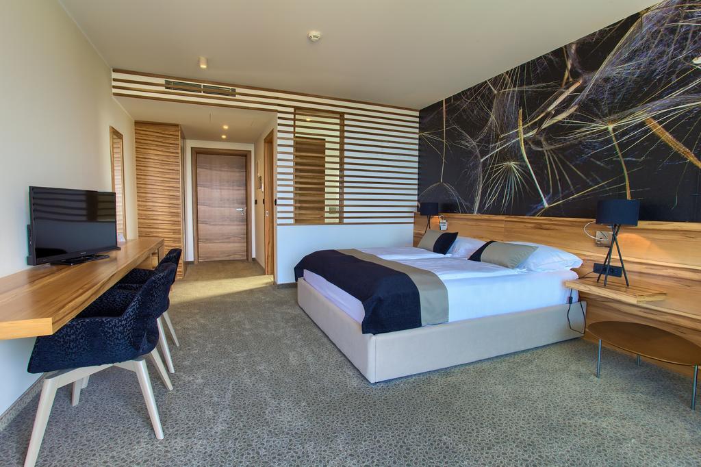 Hotel Villa Margaret Malinska Bagian luar foto