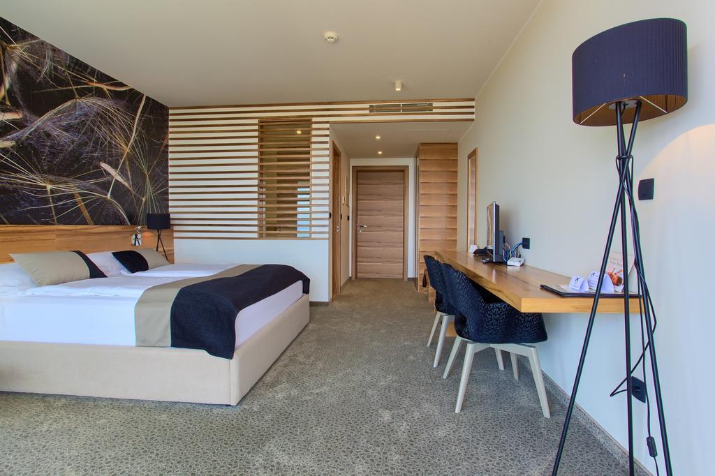 Hotel Villa Margaret Malinska Bagian luar foto
