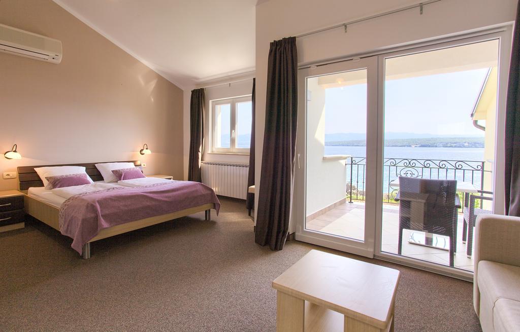 Hotel Villa Margaret Malinska Bagian luar foto